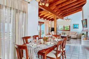 Spacious villa with shared pool and amazing view - Image 3