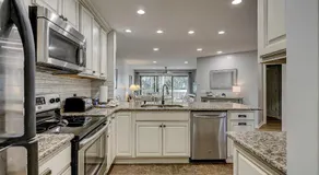 Wonderful luxury condo with great golf views K Bed Beach gear & bike rentals - Image 5
