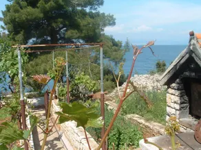 Apartment Zlatko Slobodan A1 Stomorska, Island Solta - Image 5
