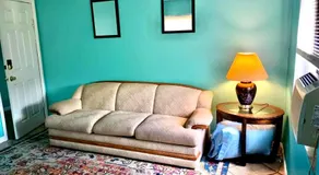 GpL 5544 Cozy Getaway with Bright Colors & Full Kitchen - Image 2