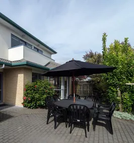 Palm Court Motor Inn - Image 3