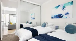 Bright Trendy 3BR Apt - Walk to River & Shops - Image 2