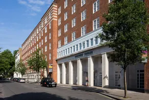 Dolphin House Serviced Apartments - Image 5
