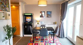 Artistic stunning apartment city view - Image 3