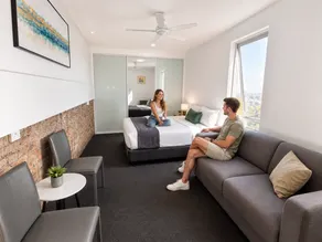 Bunk bed with bathroom for 2 ppl - Image 2