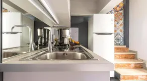 LOC HOSPITALITY Urban Den - Image 4