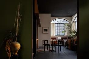 Chongqing Retro Attic Hotel - Image 3