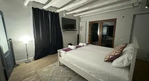 Story House 2 - Image 2