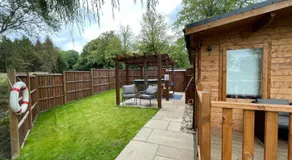 Lakeside Lodge 2, With Log burning Hot tub - Image 4