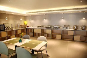 Home Inn Style Xingtai Qinghe Railway Station - Image 3