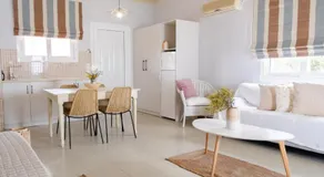 Blue House Apartments - Image 4