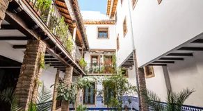 tuGuest Nazarí Calderería Apartments - Free parking - Image 4
