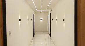 Hotel Skyline - Image 5