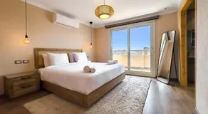 The 1BDR Rustic Rooftop w Wow Outdoor Terrace - Image 2
