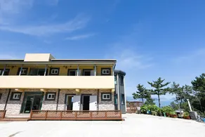 Yeosu Sea and Lighthouse Pension & Minbak - Image 5