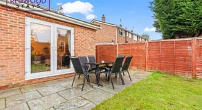 BRAND NEW! Spacious & Modern Serviced Home - 3x Free Parking - by Redwood Stays - Image 4