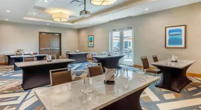 Holiday Inn Express Bettendorf - Davenport NE by IHG - Image 2