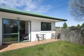 The Lakes Motel - Image 4