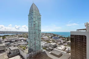 Super Plush Takapuna 1BR Apt Free CarPark on 6th Floor - Image 4