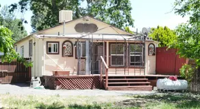 Bungalow on the lake - Image 5