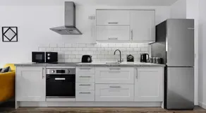 1 Bed Flat, Contractor & Long Stays, Parking - Image 5