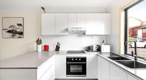 Tranquil Double Room - Walk to Train & Cabramatta Eats - Shared Bathroom - Image 4