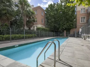 Boutique Stays - Wellington Mews, Apartment in East Melbourne - Image 4