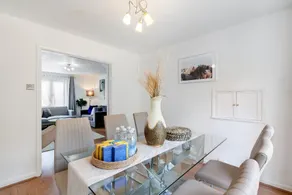 Sharp Close 4  Bedroom, 2 Bathroom in Aylesbury - Image 3