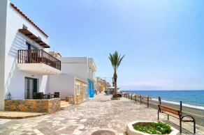 Myrtos Mare Seafront Studio - Image 2