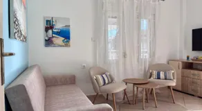 Mantona's home - Image 2