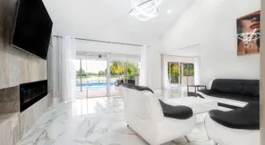 Modern Lakefront Home - Image 3