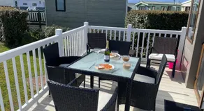 Luxury Romantic 2 Bedroom Caravan Trecco Bay - Image 5