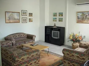 Razorback 2 Moderate Holiday Apartment - Image 3