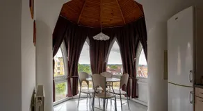 Six Corners Bright Corner Comfortable City Apartment - Image 2
