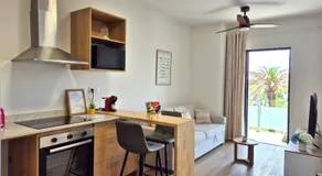Sunset Breeze - Bright & Cozy Apartment in Tamarin - Image 2