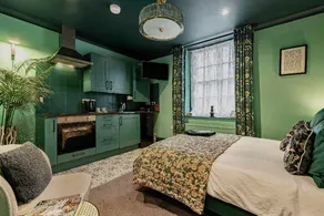 Number Two Russell House - Image 2