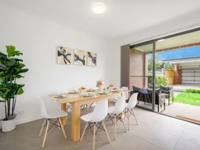 Lovely 4BR Austral Retreat Close to Station For 10 Guests - Image 4