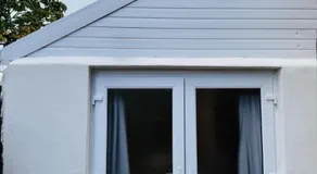 Modern Guest house with private entrance - Image 4