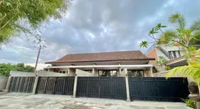 Keramas temuku family Guest house - Image 5