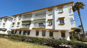 Apartamento en Primera Línea de Playa - Image 5
