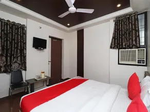 10745 Hotel Tuli's - Image 3