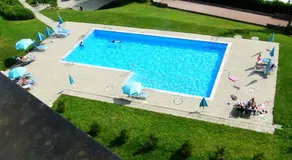 Appartamento totalmente attrezzato con piscina, terrazza e giardino - Image 3