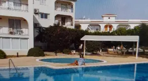 Beautiful 1-Bed House - Image 4