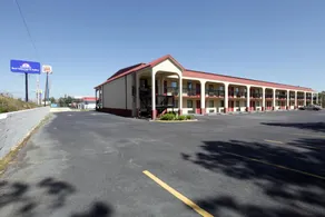 Americas Best Value Inn & Suites Macon at Eisenhower Pkwy - Image 5