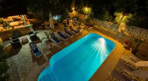Voll ausgestattetes wunderschönes Apartment mit Garten, Pool und Terrasse | Wasserblick | Strand in der Nähe - Image 2