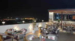 The Aero Lounge Hotel 2kms From Airport - Image 3