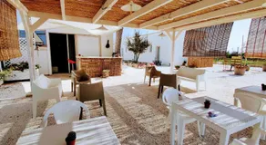 Chambre privée adaptée aux familles avec jardin et jacuzzi | Vue panoramique - Image 4