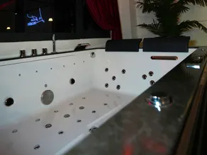 La Suite Trocadéro - Jacuzzi privatif - Image 5