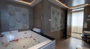 Ramee Tarang Hotel Indore - Image 4