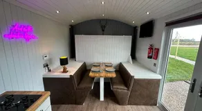The Stag's Head - Shepherds Hut - Image 3